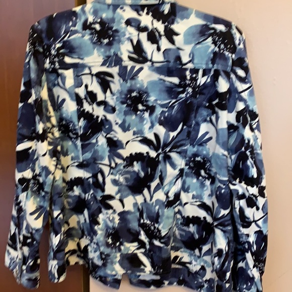 Chico’s jacket - Picture 3 of 4